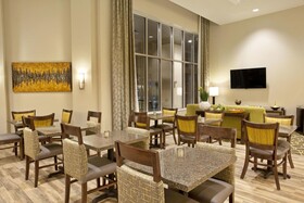 Hampton Inn & Suites - Minneapolis