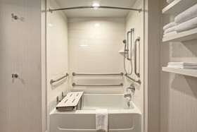 Hampton Inn & Suites - Minneapolis