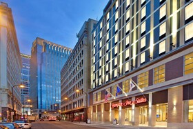 Hampton Inn & Suites - Minneapolis
