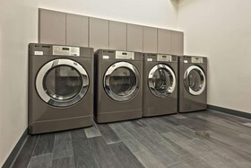 Hampton Inn & Suites Minneapolis University Area