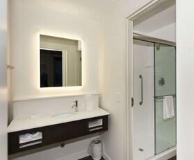 Hampton Inn & Suites Minneapolis University Area