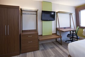 Holiday Inn Express & Suites (Golden Valley)