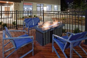 Holiday Inn Express & Suites (Golden Valley)