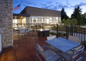Holiday Inn Express & Suites (Golden Valley)