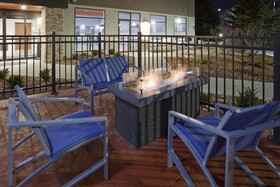 Holiday Inn Express & Suites (Golden Valley)