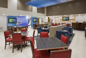 Holiday Inn Express & Suites (Golden Valley)
