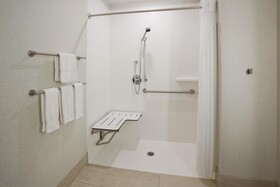 Holiday Inn Express & Suites (Golden Valley)