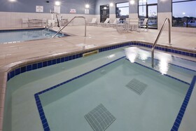 Holiday Inn Express & Suites (Golden Valley)