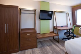 Holiday Inn Express & Suites (Golden Valley)