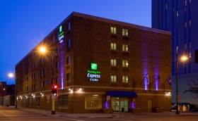 Holiday Inn Express & Suites Minneapolis-Dwtn (Conv Ctr)