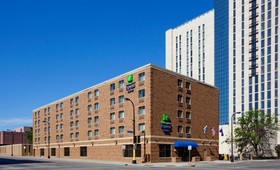 Holiday Inn Express & Suites Minneapolis-Dwtn (Conv Ctr)