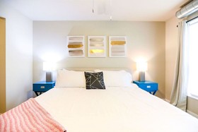 Kasa Minneapolis Uptown Apartments