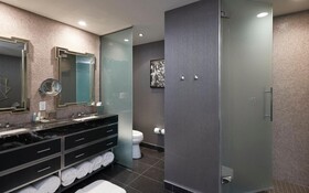 The Lofton Hotel Minneapolis, Tapestry Collection by Hilton