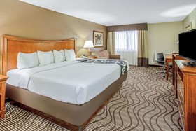 La Quinta Inn & Suites by Wyndham Minneapolis-Minnetonka