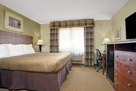 Super 8 by Wyndham Monticello
