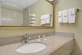 Super 8 by Wyndham Monticello