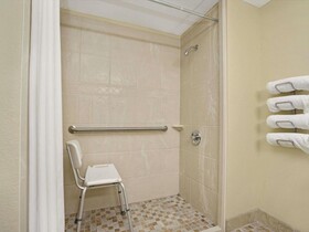 Super 8 by Wyndham Monticello