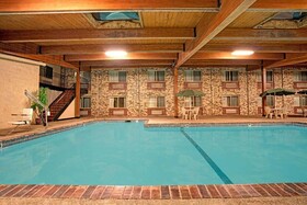 Super 8 by Wyndham Monticello