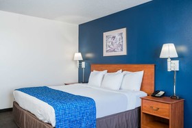 Travelodge & Suites by Wyndham Fargo/Moorhead