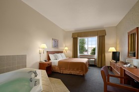 Travelodge & Suites by Wyndham Fargo/Moorhead