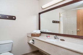 Travelodge & Suites by Wyndham Fargo/Moorhead