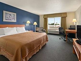 Travelodge & Suites by Wyndham Fargo/Moorhead