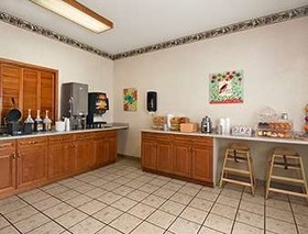 Travelodge & Suites by Wyndham Fargo/Moorhead