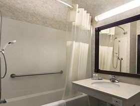 Travelodge & Suites by Wyndham Fargo/Moorhead