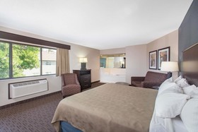 AmericInn by Wyndham North Branch