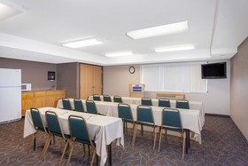 AmericInn by Wyndham North Branch