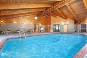 AmericInn by Wyndham North Branch