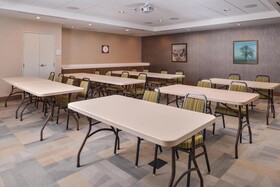 Hampton Inn & Suites Saint Paul Oakdale Woodbury by Hilton