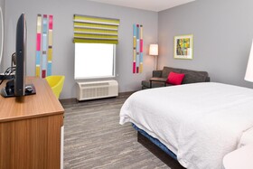 Hampton Inn & Suites Saint Paul Oakdale Woodbury by Hilton
