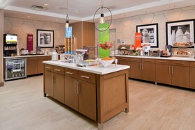 Hampton Inn & Suites Saint Paul Oakdale Woodbury by Hilton