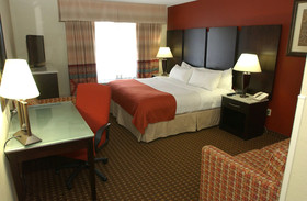 Motel 6 Owatonna, MN - Near Medical Center