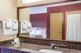 AmericInn by Wyndham Duluth South Black Woods Event Center