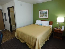 Days Inn & Suites by Wyndham Rochester Mayo Clinic South