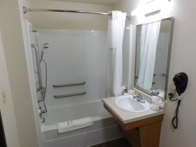 Days Inn & Suites by Wyndham Rochester Mayo Clinic South