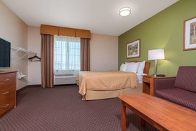 Days Inn & Suites by Wyndham Rochester Mayo Clinic South