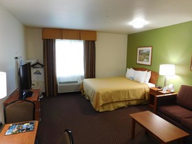 Days Inn & Suites by Wyndham Rochester Mayo Clinic South