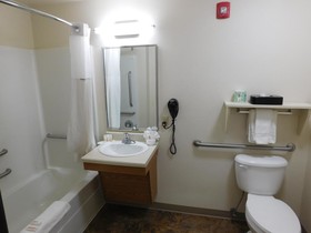 Days Inn & Suites by Wyndham Rochester Mayo Clinic South
