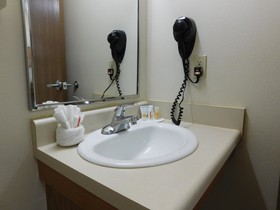 Days Inn & Suites by Wyndham Rochester Mayo Clinic South