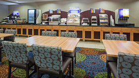 Holiday Inn Express Hotel & Suites Rochester West-Medical Center