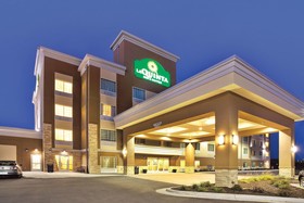 La Quinta Inn & Suites by Wyndham Rochester Mayo Clinic S