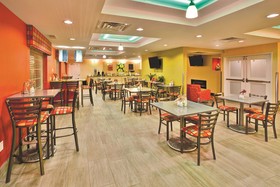 La Quinta Inn & Suites by Wyndham Rochester Mayo Clinic S