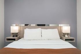 Microtel Inn & Suites by Wyndham Rochester North Mayo Clinic