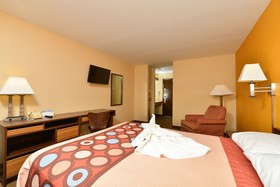 Super 8 by Wyndham Rochester Mayo Clinic Area