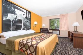 Super 8 by Wyndham Rochester Mayo Clinic Area
