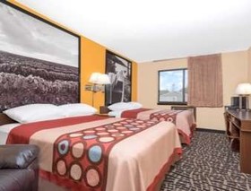 Super 8 by Wyndham Rochester Mayo Clinic Area