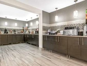 Super 8 by Wyndham Rochester Mayo Clinic Area